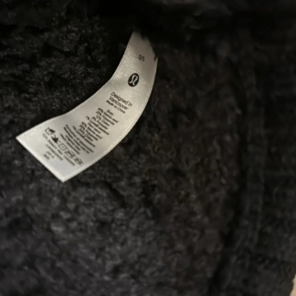 LULULEMON‎ BUNDLE OF HAT & MITTENS BLACK OMBRE NWT WOOL BLEND
